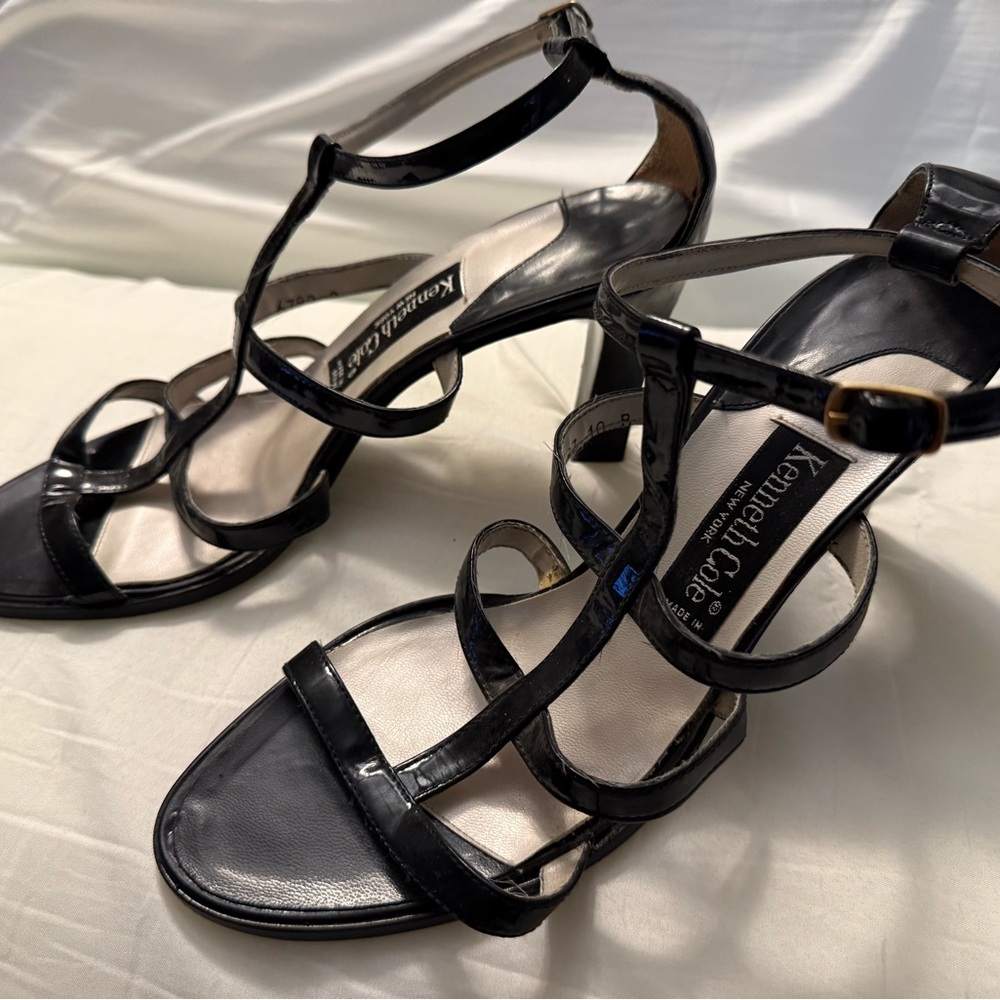 Kenneth cole strappy sandals